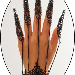 Elegant 1Pcs Gothic Bracelet with Adjustable Claw Rings for Daring Fashionistas
